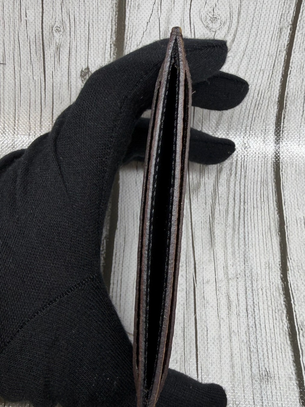 PRE LOVED Louis Vuitton Monogram Reverse Card Holder, M69161. - Picture 8 of 12